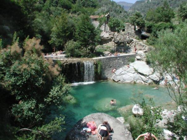 Beb I Girasoli Apartment Dolceacqua Luaran gambar